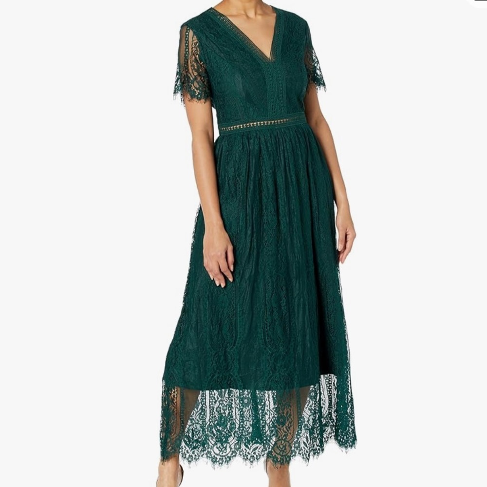 Women's Floral Lace Maxi Dress NWT